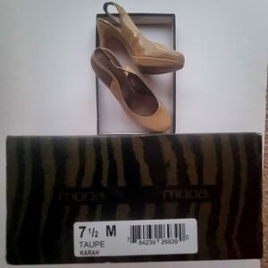 Tan heels size 7.5 by moda
